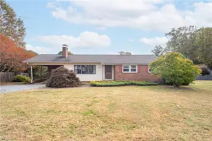 3612 Edgefield Rd, Greensboro, NC 27409 - Photo 1