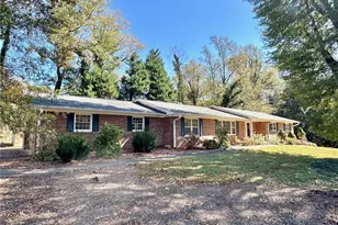 260 Oakwood Dr, Elkin, NC 28621 - Photo 1