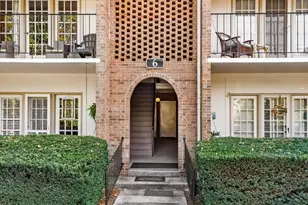 6 Fountain View Cir, Greensboro, NC 27405 - Photo 1