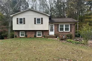 175 Wedgewood Dr, Mount Airy, NC 27030 - Photo 1