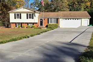 206 Bessemer Ct, King, NC 27021 - Photo 1