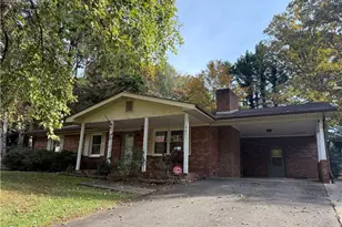 221 Doncaster Dr, North Wilkesboro, NC 28659 - Photo 1