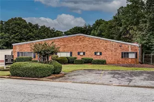 2606 Branchwood Dr, Greensboro, NC 27408 - Photo 1