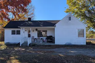 513 Memorial Park Dr, Thomasville, NC 27360 - Photo 1