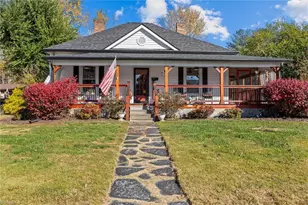 200 W Oakdale St, Mount Airy, NC 27030 - Photo 1