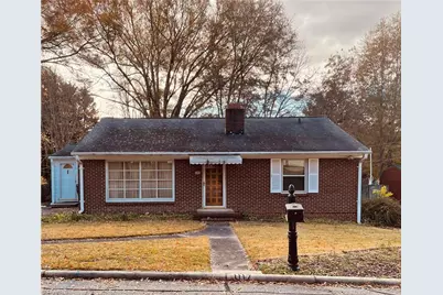 1117 N Woodleigh Circle, Reidsville, NC 27320 - Photo 1