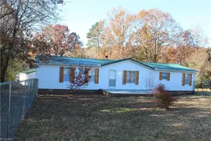 139 Crestwood Cir, Lexington, NC 27295 - Photo 1