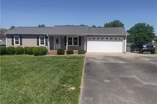 42 Kirk St, Thomasville, NC 27360 - Photo 1