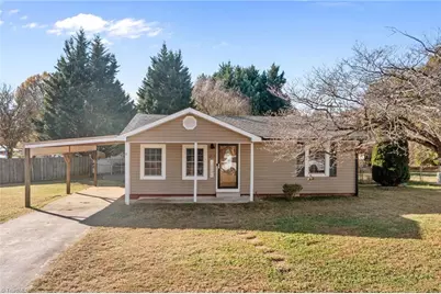 1215 Cleveland Avenue, Burlington, NC 27217 - Photo 1