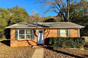 421 Sycamore Cir, Yadkinville, NC 27055 - Photo 1