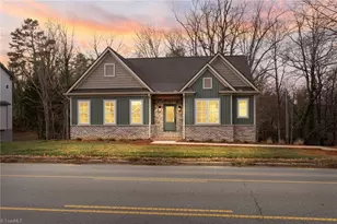 194 N Peace Haven Rd, Winston-Salem, NC 27104 - Photo 1