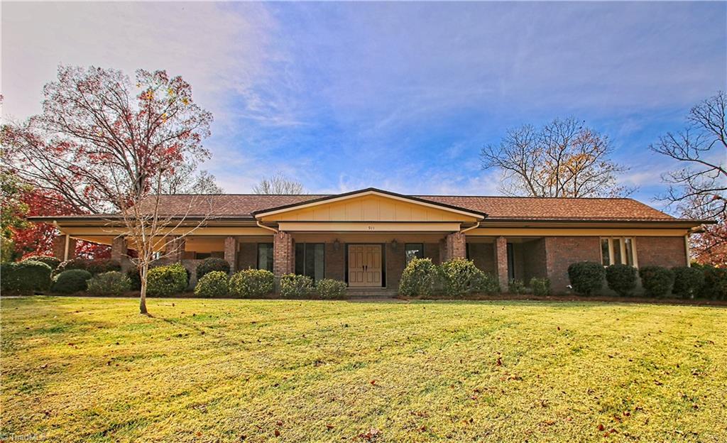 911 Kingston Dr, High Point, NC 27262 - MLS 1202650 - Coldwell Banker