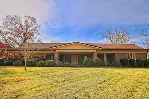 911 Kingston Dr, High Point, NC 27262 - Photo 1