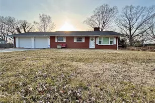 139 East Side Dr, Mount Airy, NC 27030 - Photo 1