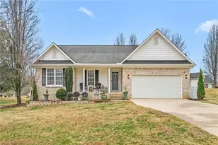 2572 Farrell Rd, Mebane, NC 27302 - Photo 1