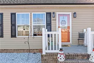 1002 Crestline Dr, Yadkinville, NC 27055 - Photo 1