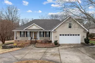 308 Canterbury Dr, High Point, NC 27262 - Photo 1