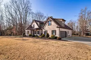 1635 Squire Davis Rd, Kernersville, NC 27284 - Photo 1