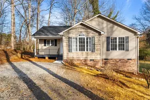 3528 Lamplight Dr, Randleman, NC 27317 - Photo 1