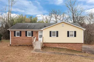 3221 Oakridge Dr, Graham, NC 27253 - Photo 1