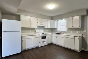 28 Forsyth St, Thomasville, NC 27360 - Photo 1