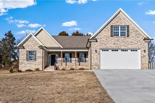 159 Wynnfall Dr, Lexington, NC 27295 - Photo 1