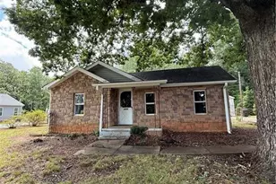 4372 Oak Ridge Dr, Winston-Salem, NC 27105 - Photo 1