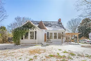 1224 Franklin St, Burlington, NC 27215 - Photo 1