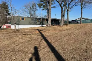 428 W Atkins St, Dobson, NC 27017 - Photo 1