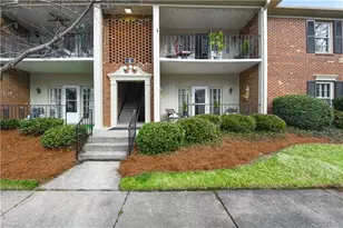 4 Fountain Manor Dr, Greensboro, NC 27405 - Photo 1