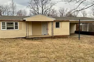 487 Brooks Rd, Reidsville, NC 27320 - Photo 1