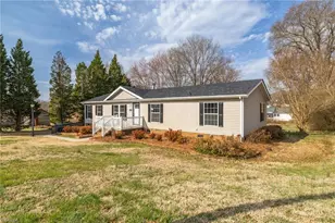 104 N 8th Ave, Mayodan, NC 27027 - Photo 1