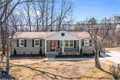 1062 Jackson Street, Burlington, NC 27217 - Photo 1