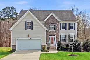 102 Jamestown Oaks Dr, Jamestown, NC 27282 - Photo 1