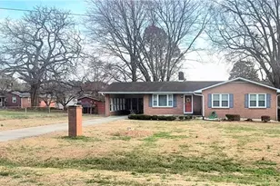 125 Emsley St, Winston-Salem, NC 27103 - Photo 1