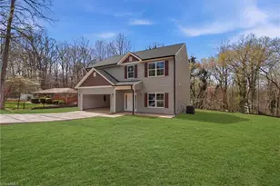 529 Dogwood Cir, High Point, NC 27260 - Photo 1