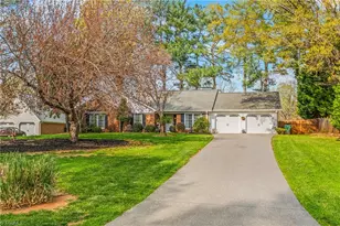 1053 Windwood Dr, Kernersville, NC 27284 - Photo 1