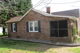 4236 Robertson Dr, Winston-Salem, NC 27101 - Photo 1