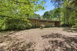129 Forest Park Dr, Thomasville, NC 27360 - Photo 1