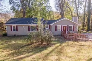 105 W Lakefield Dr, Greensboro, NC 27406 - Photo 1