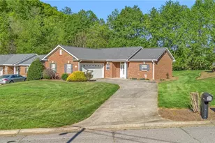 210 Old Brickyard Cir, North Wilkesboro, NC 28659 - Photo 1