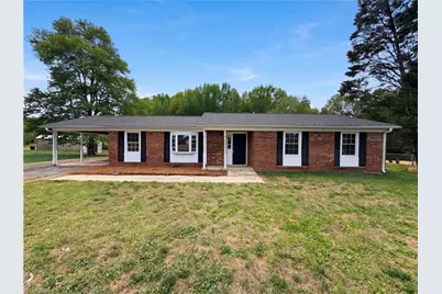 2440 Londonderry Road, Kernersville, NC 27284 - Photo 1