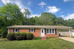 206 Daisy St, Thomasville, NC 27360 - Photo 1