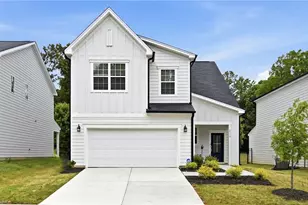 5910 Crossview Dr, Kernersville, NC 27284 - Photo 1