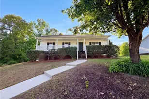 188 Elmwood St, Mocksville, NC 27028 - Photo 1