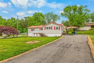 103 Howard St, Pilot Mountain, NC 27041 - Photo 1