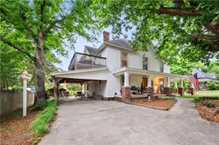 216 W 2nd St, Denton, NC 27239 - Photo 1