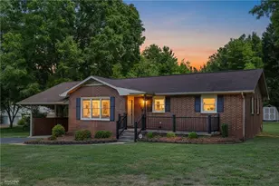 818 Grand Oaks Dr, Eden, NC 27288 - Photo 1