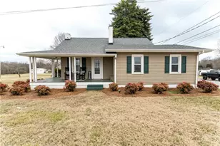 1711 W Mountain St, Kernersville, NC 27284 - Photo 1