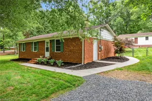 810 Pinoak Rd, Greensboro, NC 27455 - Photo 1